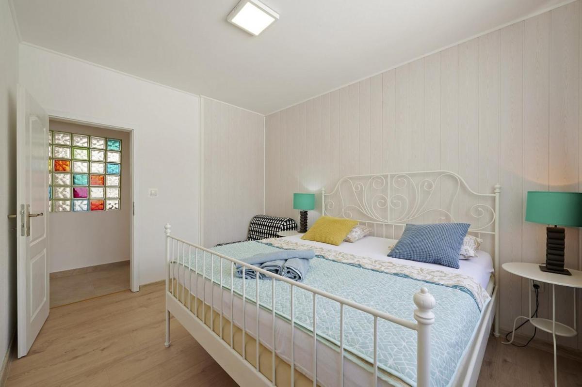 Villa Šmuketa in Trogir Haus für 4-5 Personen Exterior foto