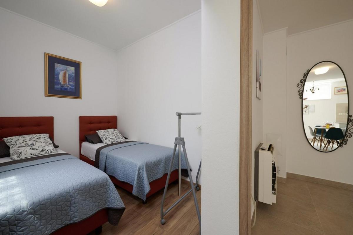 Villa Šmuketa in Trogir Haus für 4-5 Personen Exterior foto
