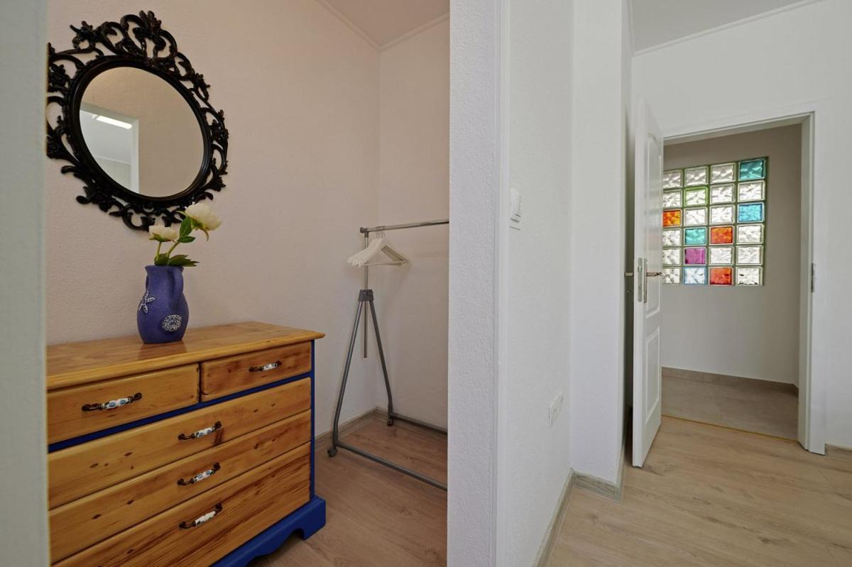 Villa Šmuketa in Trogir Haus für 4-5 Personen Exterior foto